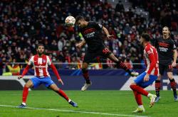 开云体育在线-包含德国碾压马德里竞技，奥亚尔萨瓦尔点燃赛场的词条