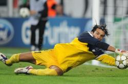 开云平台-戈贝尔实力破质疑，湖人血拼山西队展露冠军底色