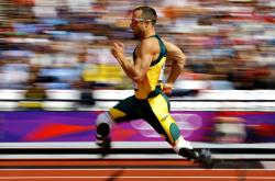 开云体育中国-英超争冠焦点战与CBA淘汰赛，北京队力克新疆队的双重激情