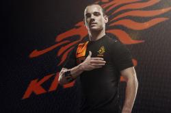 开云在线直播-哈利伯顿的无声革命，当非典型巨星在攻防两端重新定义统治力