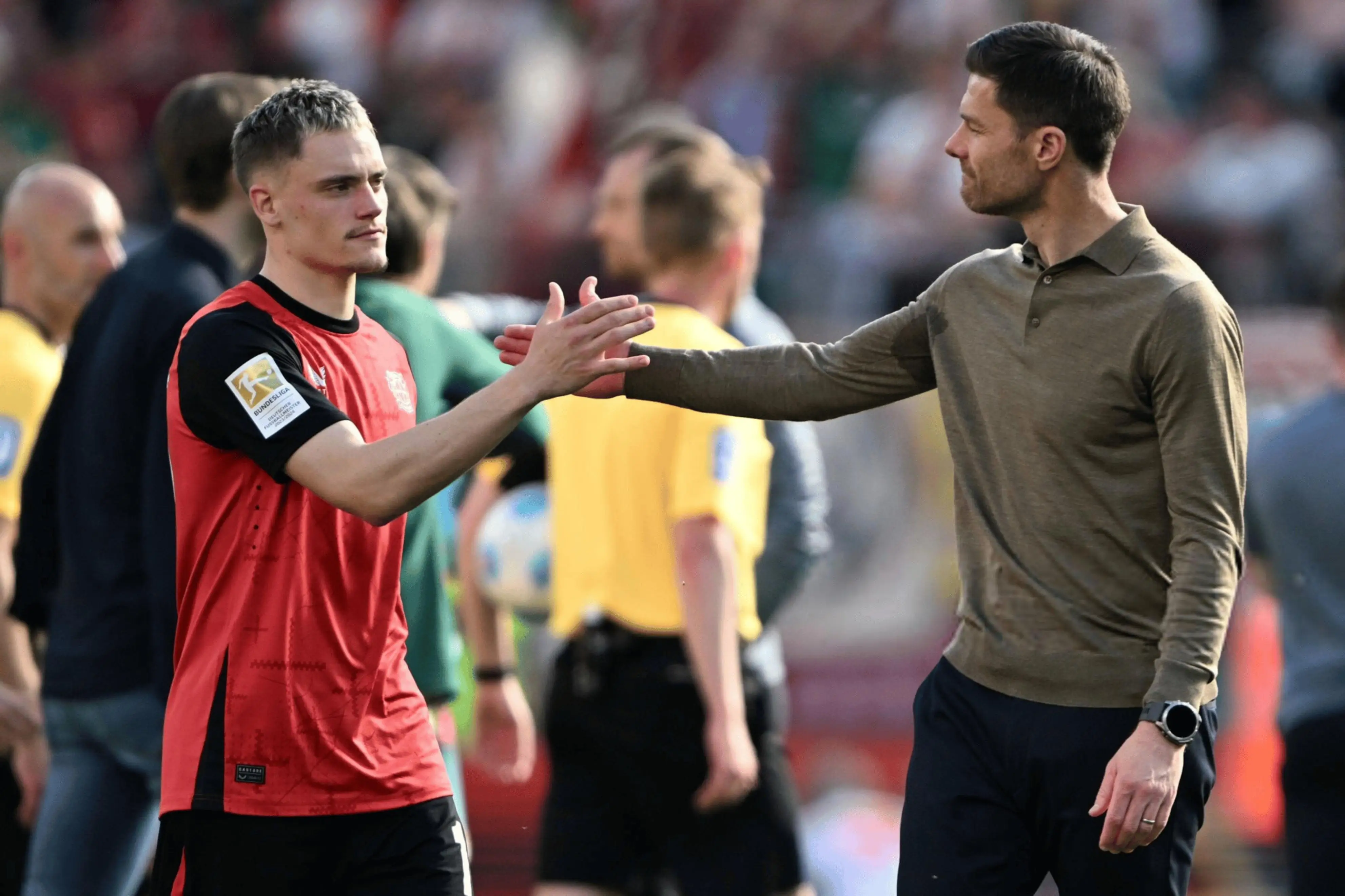 关于勒沃库森完胜曼城，穆勒统治全场的信息