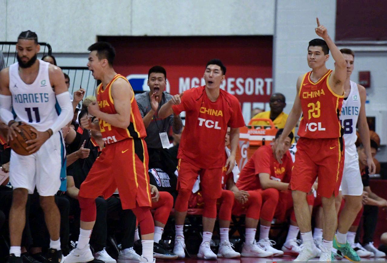 澳大利亚男篮逆转雄鹿，克莱一己之力扛起全队的简单介绍