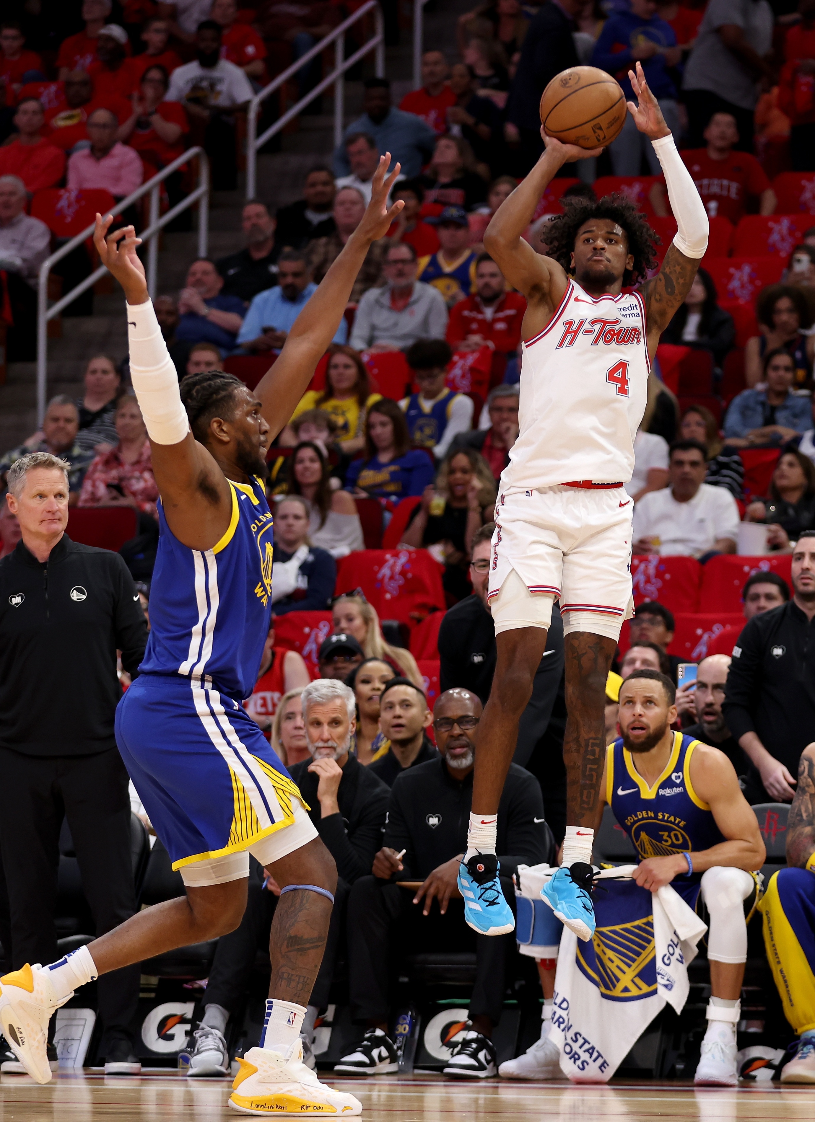 步行者绝杀火箭,保罗带队取胜 步行者绝杀火箭,保罗带队取胜