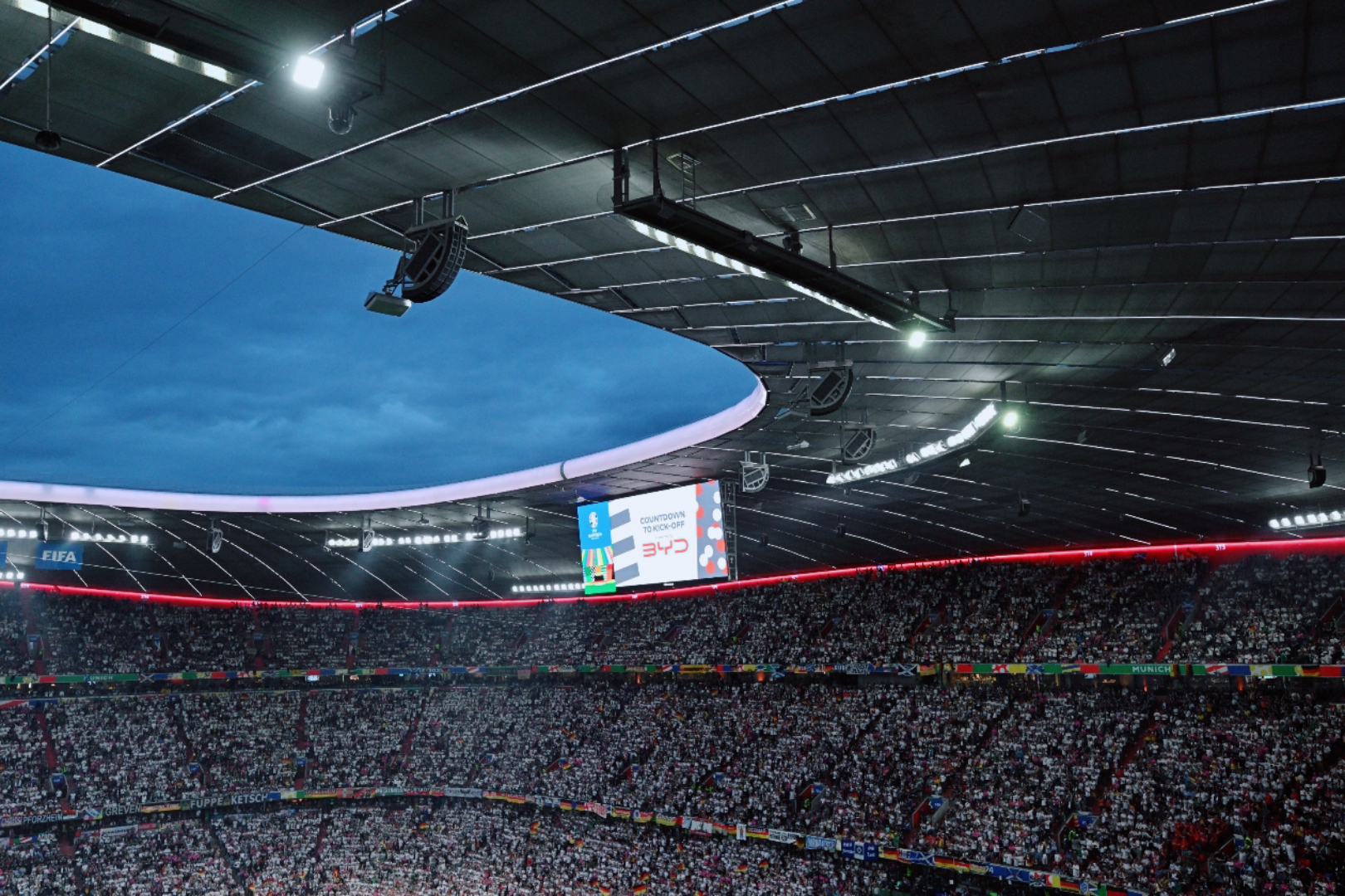 关于错综复杂，变幻莫测的球场角逐的信息