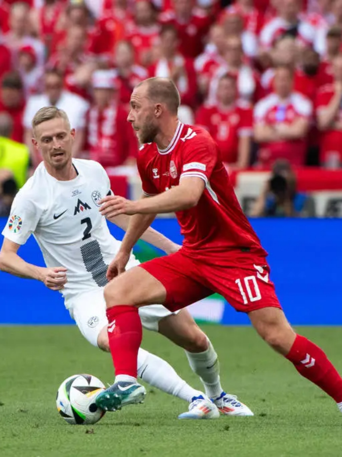 包含紧张对决：拉齐奥胜算晋级欧洲赛事小组赛的词条