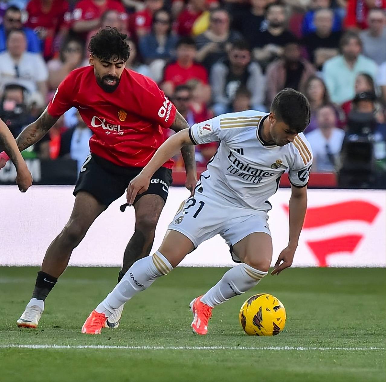 激烈对决，欧洲豪强在赛场上展开激烈较量