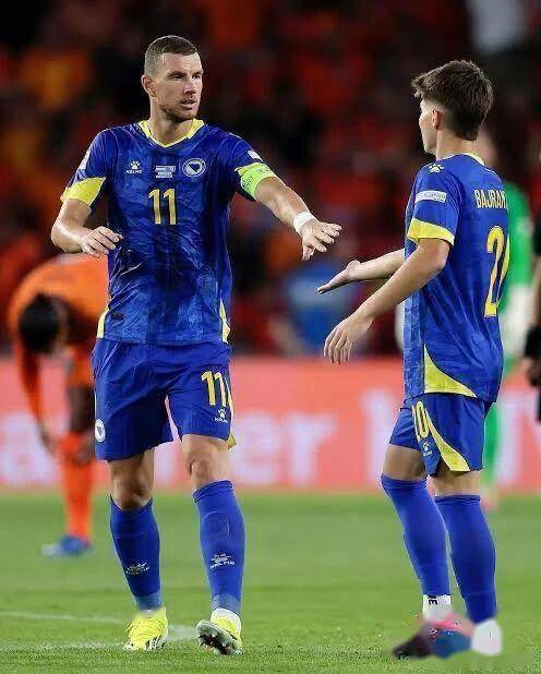 包含波黑主场不敌罗马尼亚，出线希望减少的词条