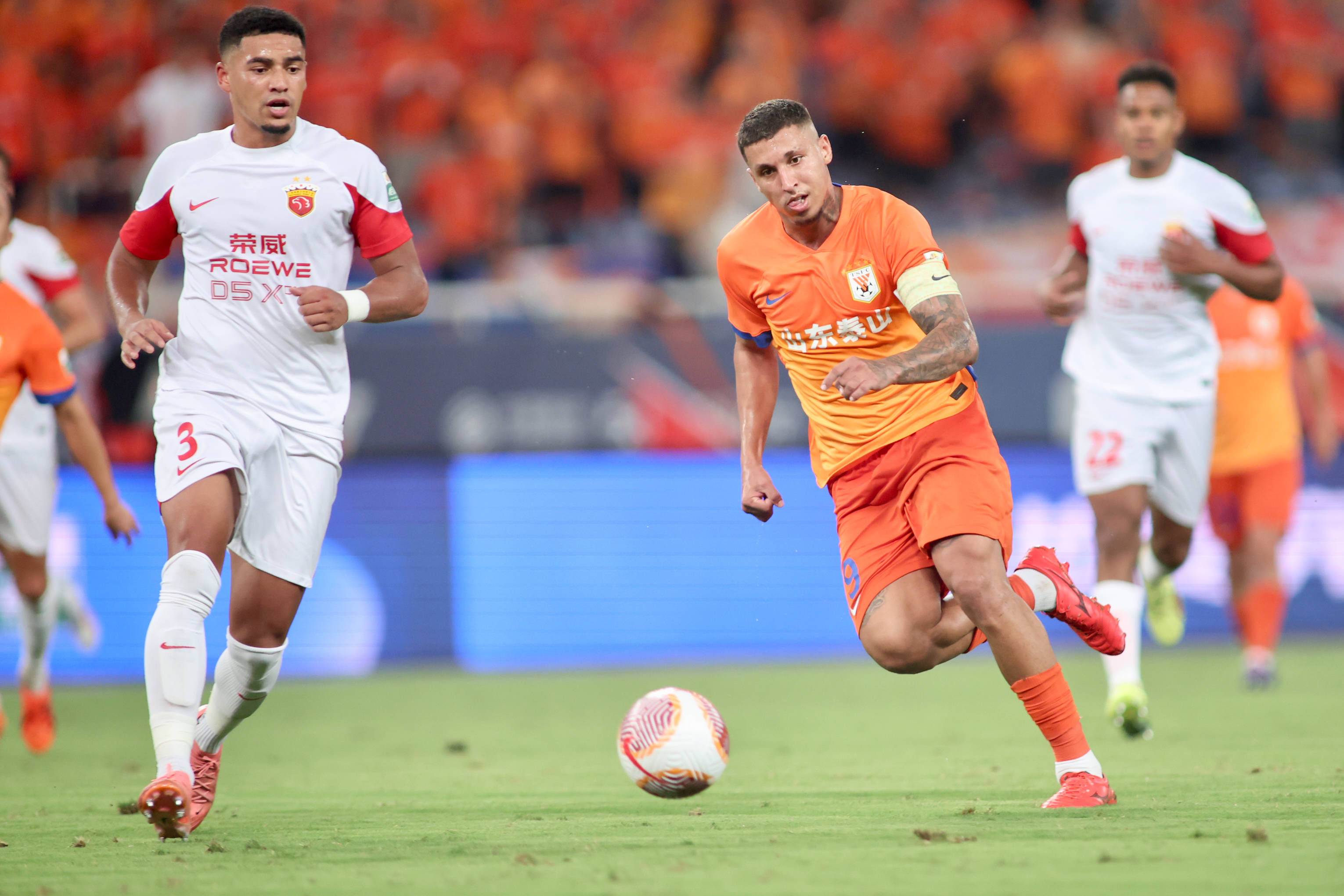 包含亚特兰大冲击亚冠资格，力争击败对手的词条