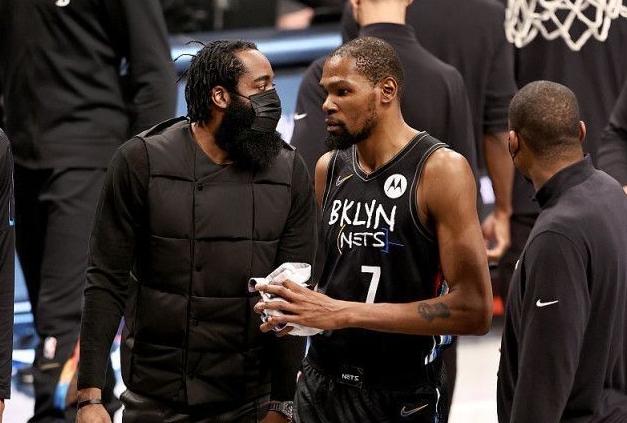 包含雄鹿中锋状态回勇，带队赢得比赛的词条