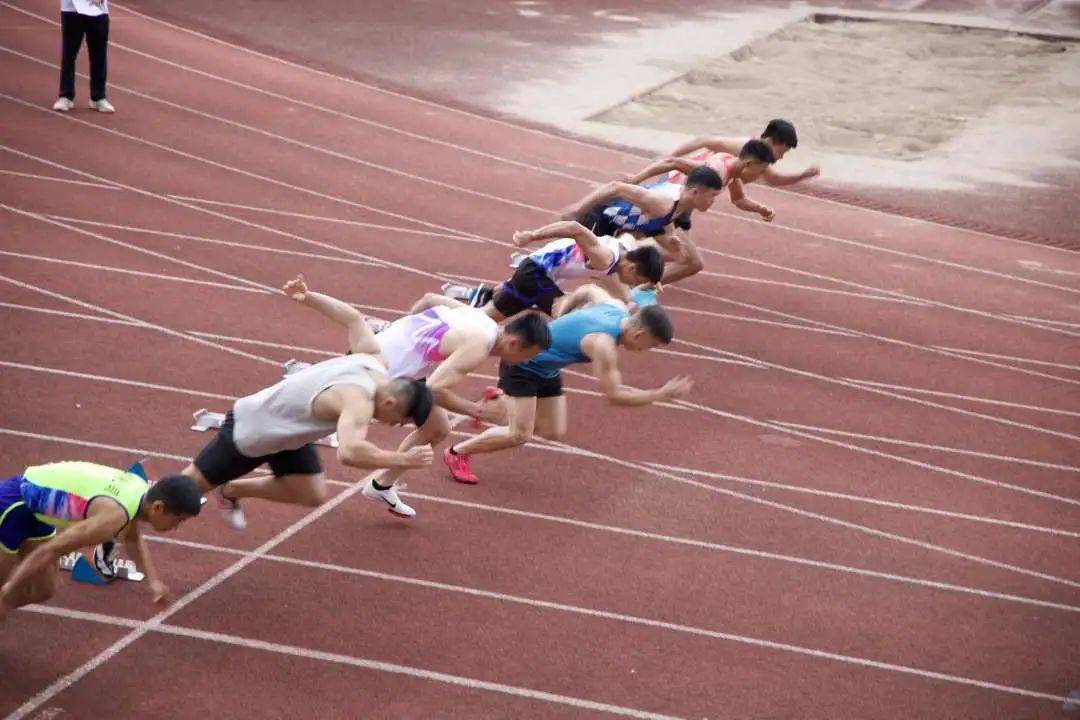 全队备战，团结协作冲刺赛场