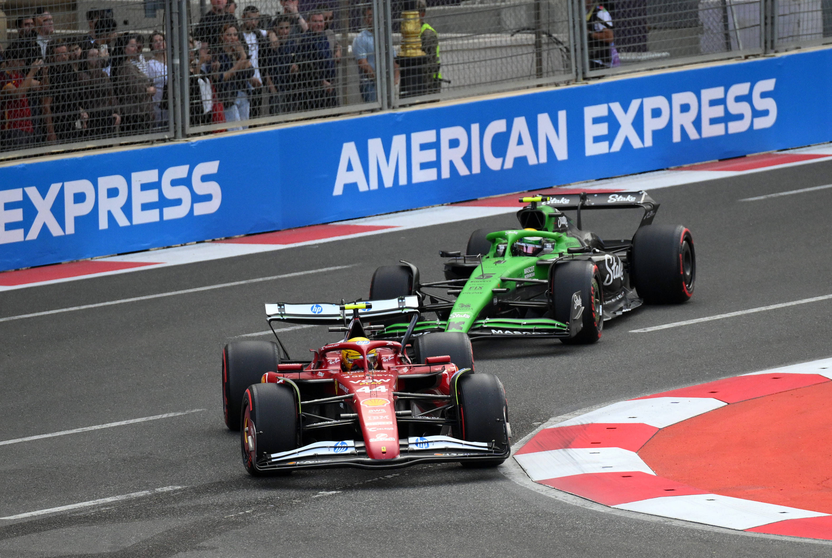 包含威廉姆斯绝杀迈凯伦，汉密尔顿惊艳四座的词条