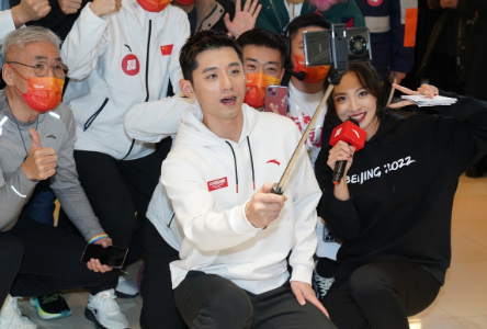 关于英国乒乓球队力克中国乒乓球队，张继科送出助攻的信息