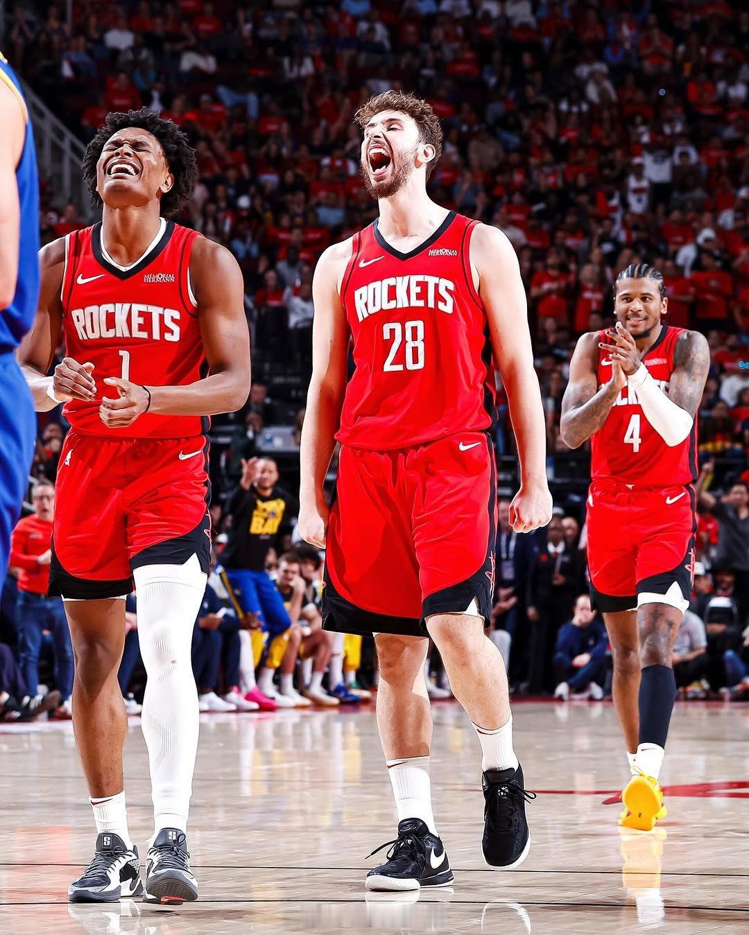 波兰男篮完胜热火B队，浓眉三分雨点燃全场的简单介绍