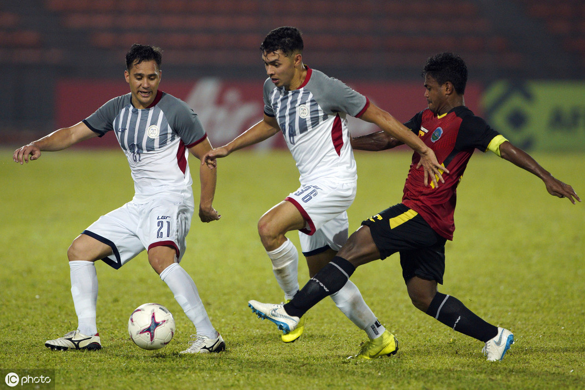 泰国羽毛球队强势英格兰羽毛球队，安赛龙制霸全场的简单介绍