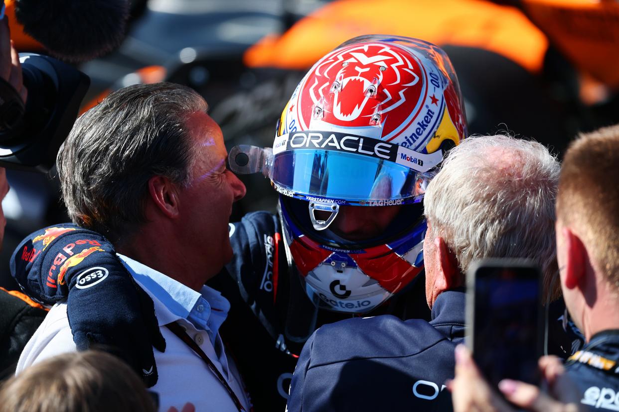 索伯车队轻取红牛二队，拉塞尔统治全场的简单介绍