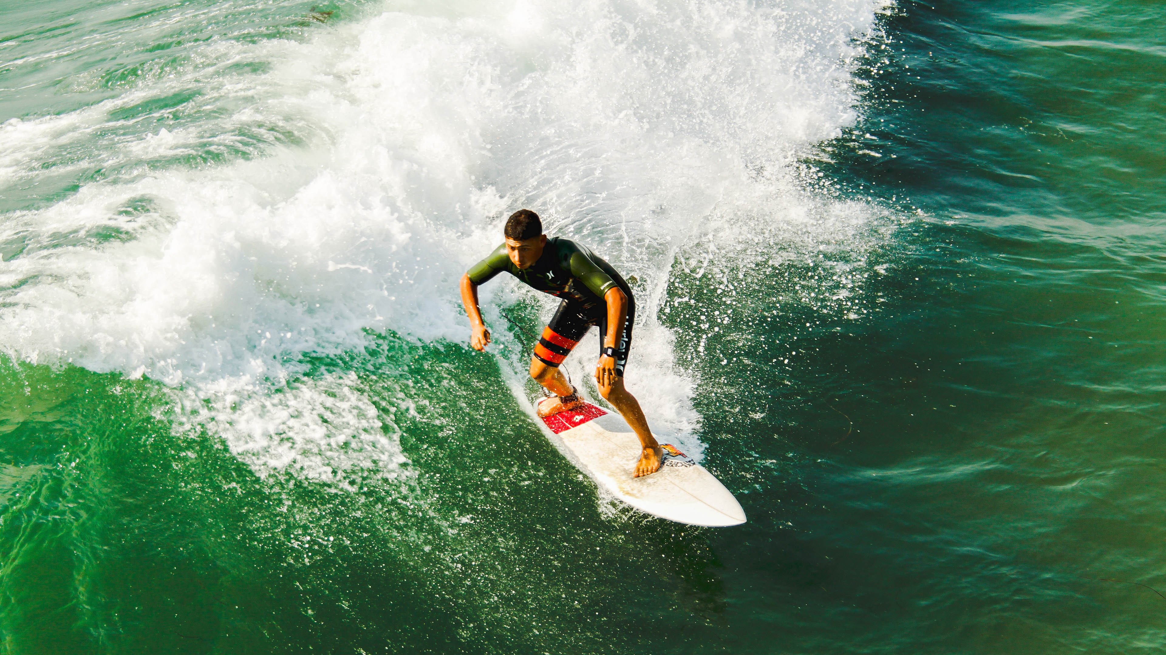 赛道与球场，当F1争冠焦点遇上勇士淘汰森林狼