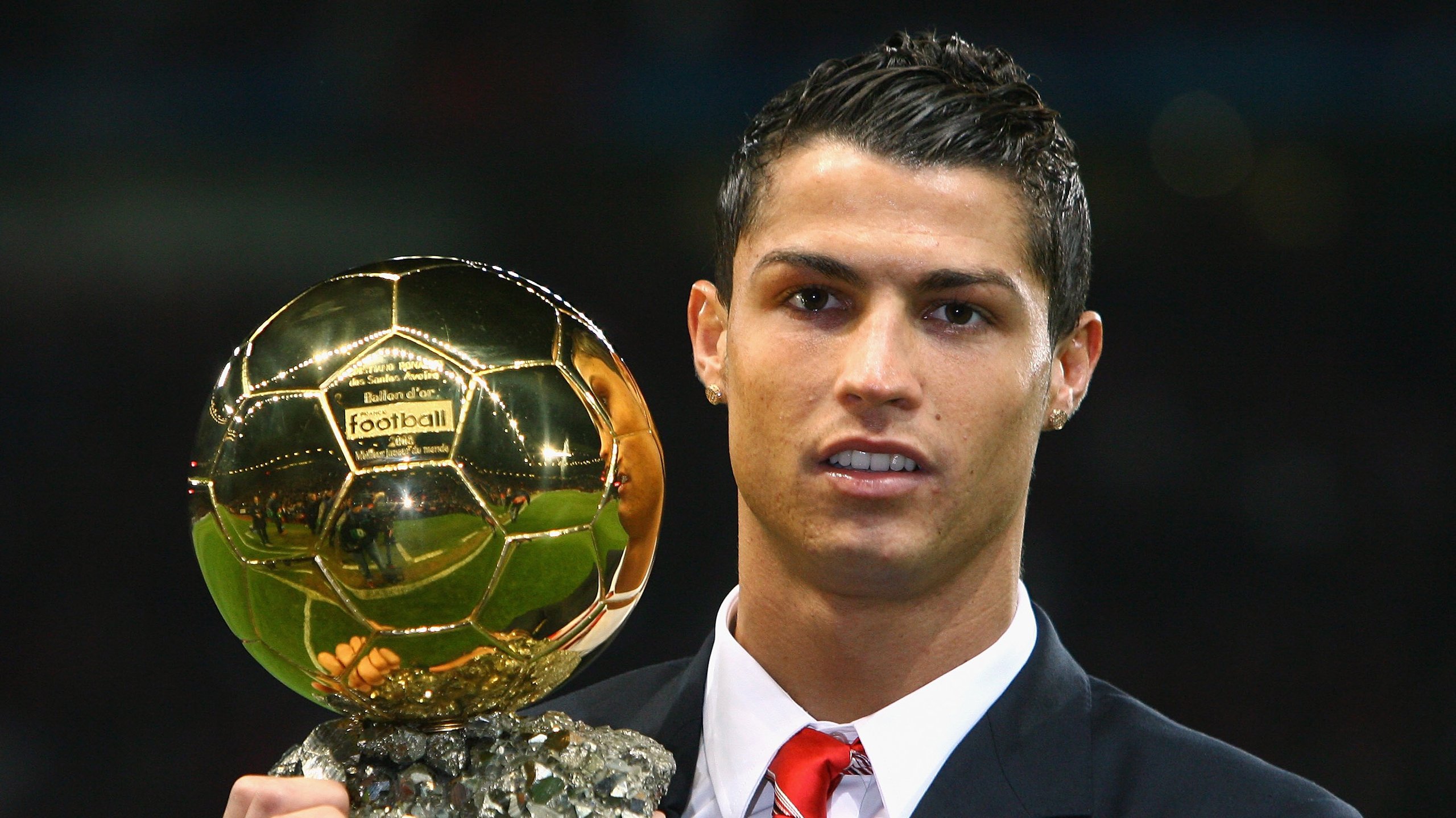 蒂亚戈时间，当摩纳哥的蓝色海洋为一位王者静默