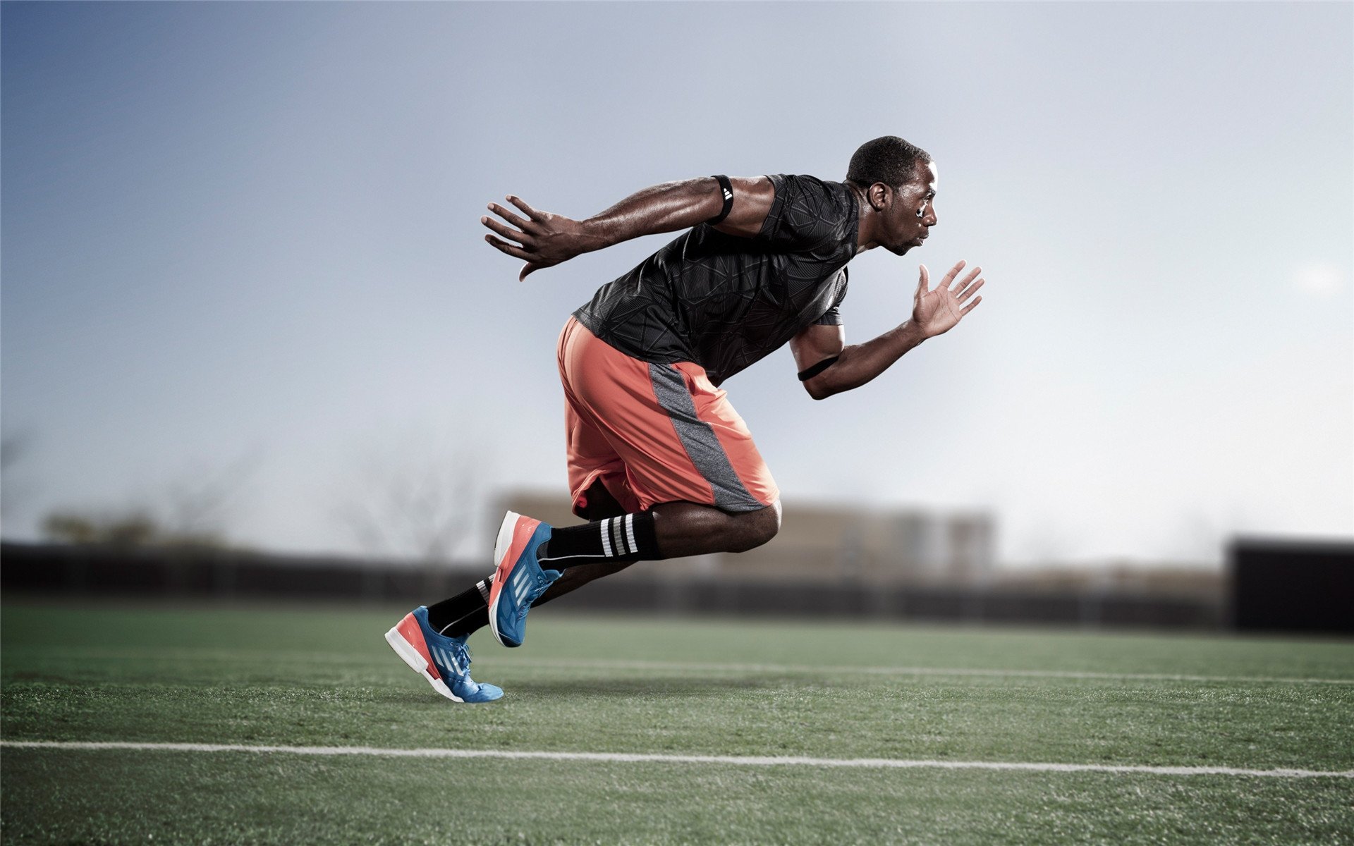 三笘薰惊艳四座，马赛回旋末节带走加拿大，亚洲之光的绿茵魔法